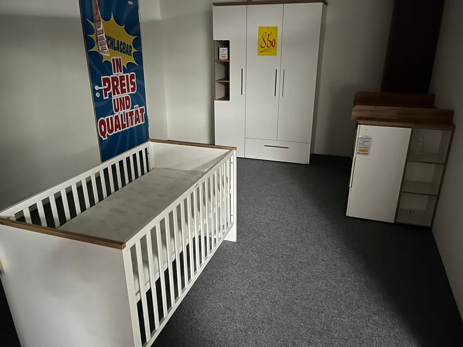 Babyzimmer - komplett (ohne Matratze)